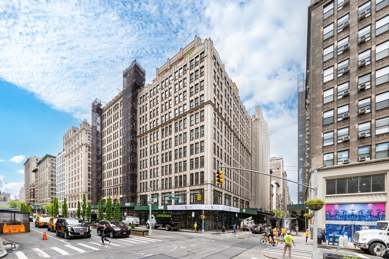Primary Photo - 260 Park Ave S