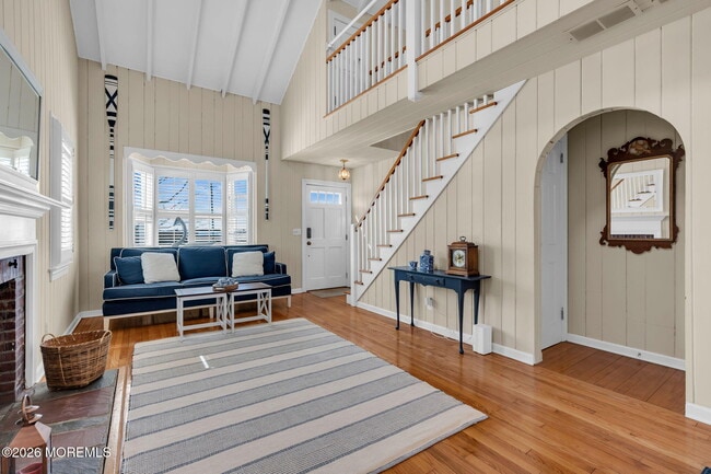 Building Photo - 215 Neptune Pl