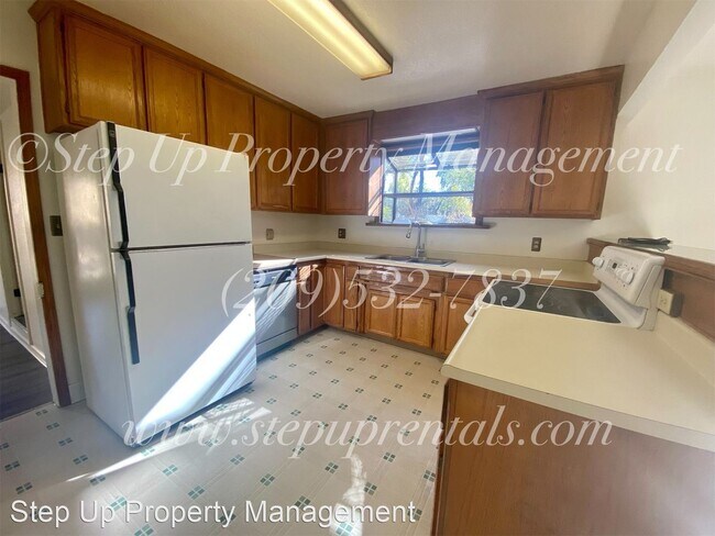 Foto del edificio - 3 br, 2 bath House - 18343 Main St
