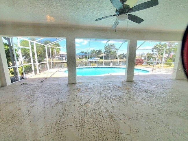 Building Photo - 910 Santa Brigida Ct