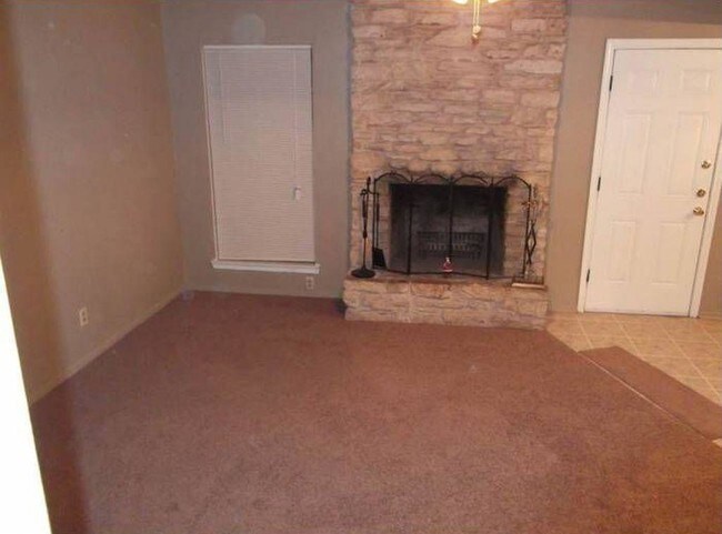 Building Photo - 2208 Cascade Drive