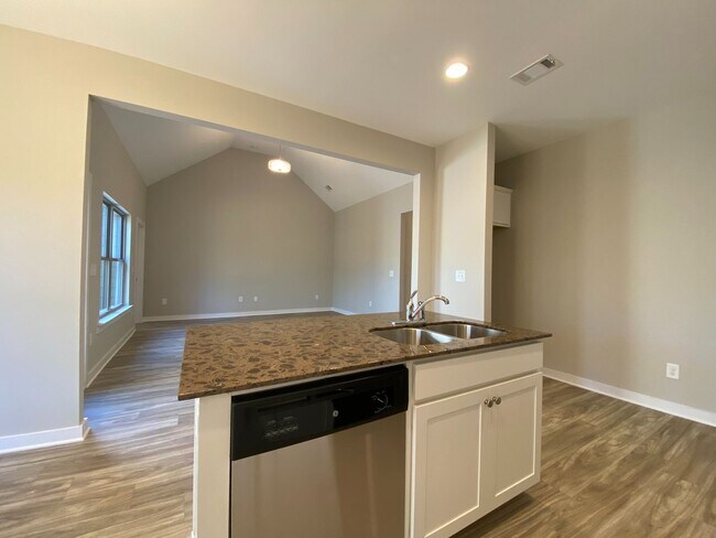 Foto del edificio - Home for Rent in Brookwood, AL! COMING SOO...