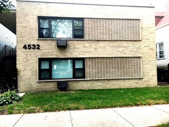 Primary Photo - Claremont Ave Nice home in Lincoln