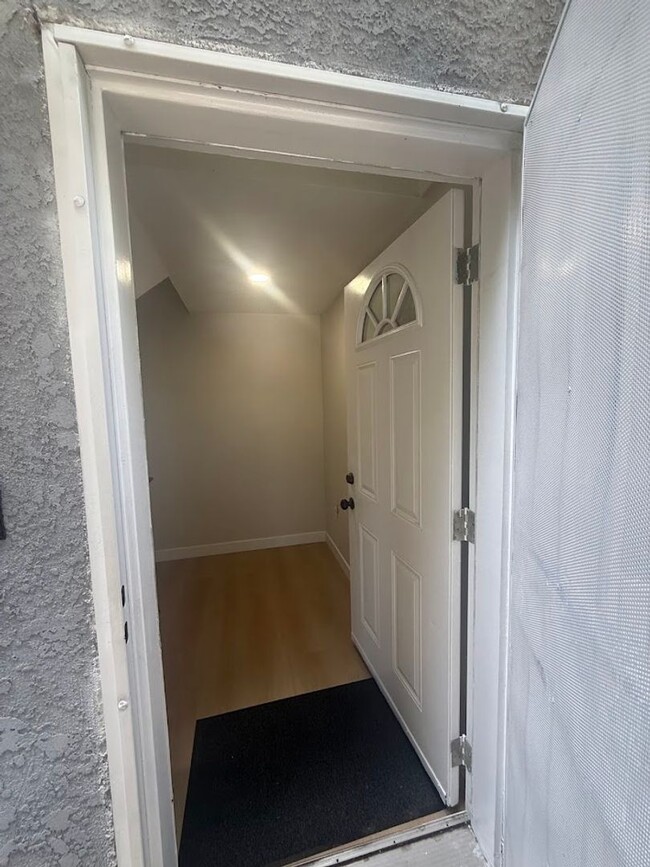 Building Photo - Beautifully Renovated 3-Bedroom Townhome in Gated Harbor City Community