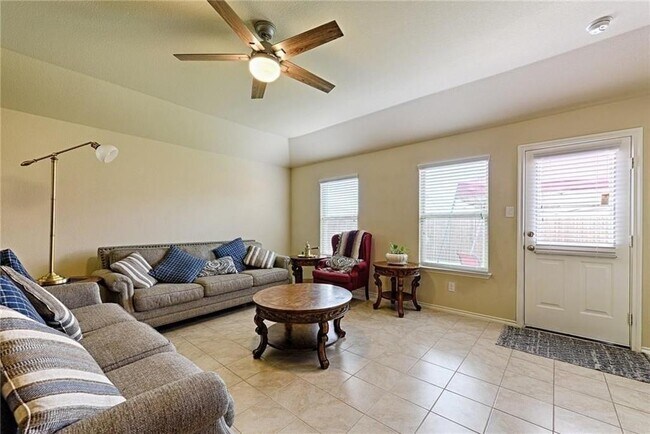 Building Photo - 1096 Decker Dr