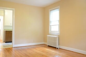 Building Photo - 8210 Greenwood Ave