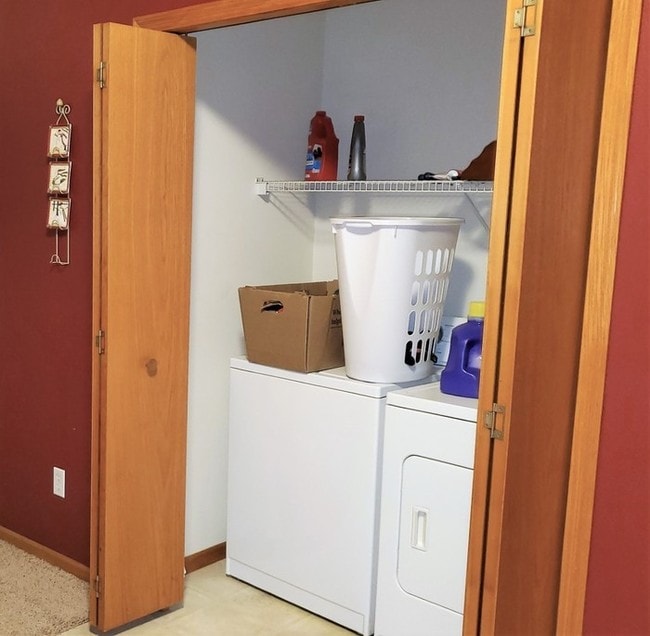 Building Photo - SUBLEASE AVAILABLE NOW