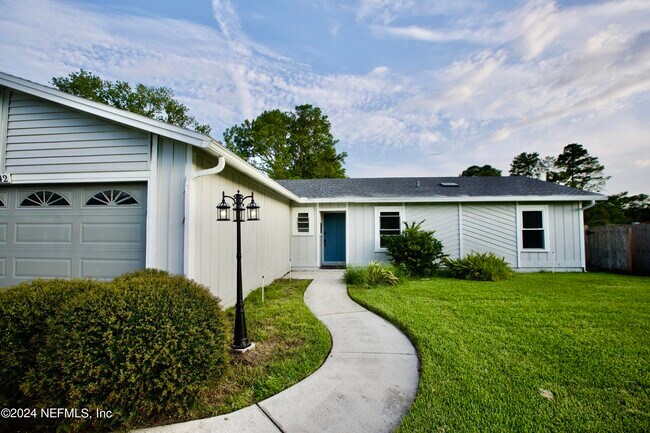 Foto del edificio - 3542 Sheldrake Dr