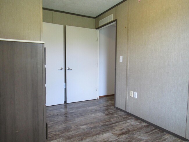 Building Photo - 294 Stone Mountain Rd