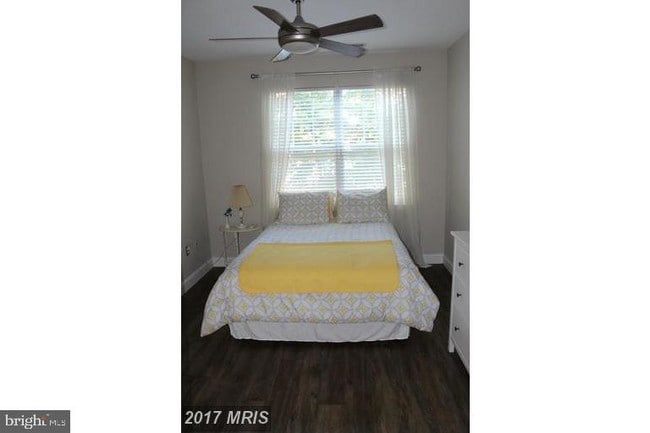Building Photo - 12956 Centre Park Cir