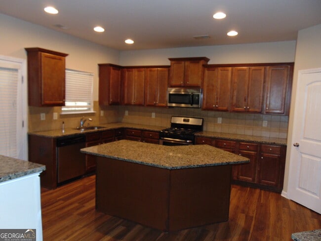 Building Photo - 1320 Napa Valley Dr SW