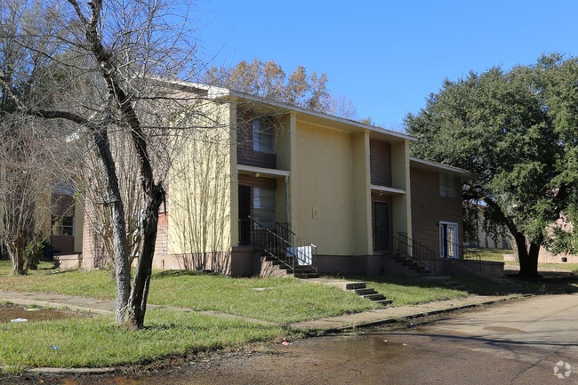 Building Photo - Southdown Arms Apartments