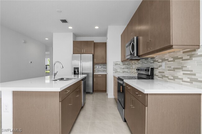 Foto del edificio - 5763 Agostino Way