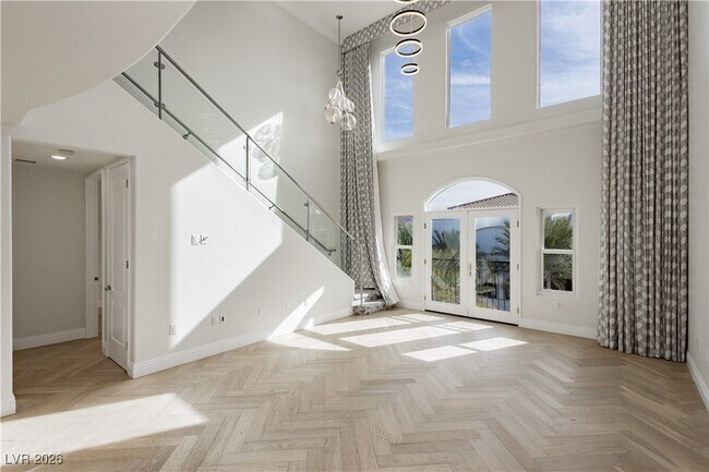 Foto del edificio - 2220 Village Walk Dr