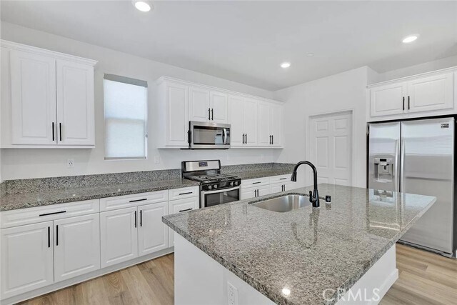 Foto del edificio - 14700 Sherman Way