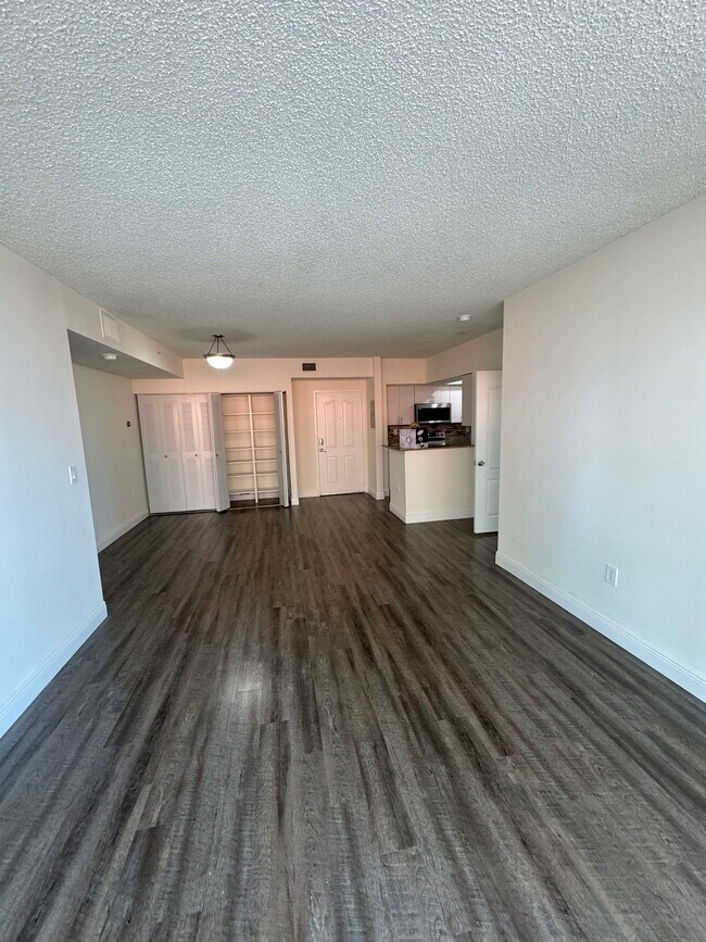 Photo - 17000 N Bay Rd Apartment