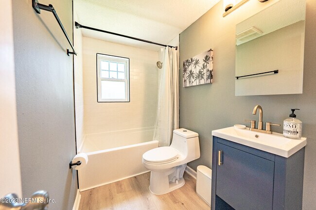 Foto del edificio - 2604 Liberty Ln