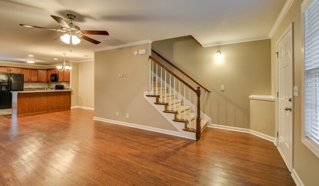 Building Photo - 320 Sam Houston Cir