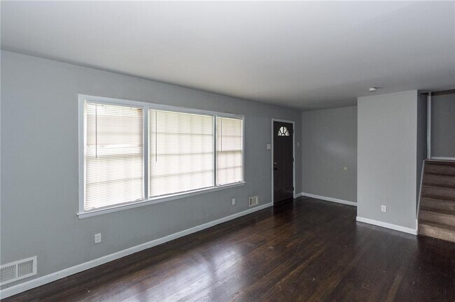 Foto del edificio - 2974 McGlynn Ct