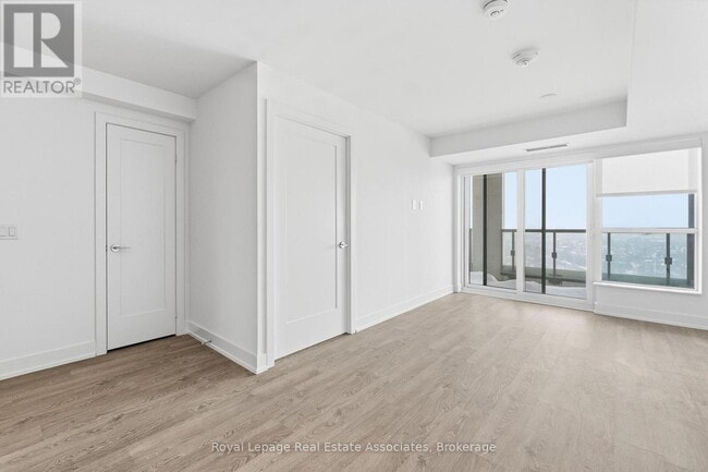 Building Photo - 5 Mabelle Ave