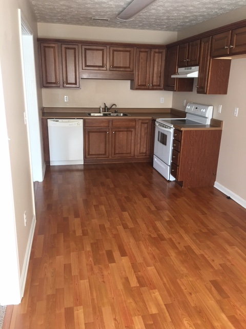 Foto del edificio - 131 Emory Ct