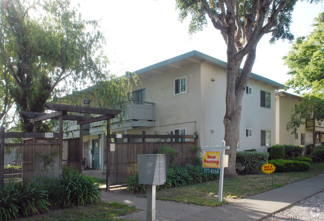 Building Photo - Pauline Apartments