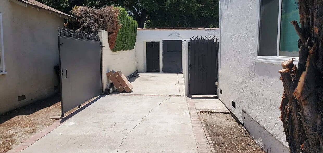 Foto del edificio - 14722 Greenleaf St