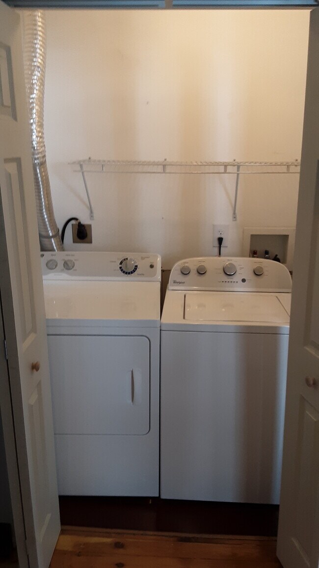 Full Size washer and dryer - 430 Dawson Avenue
