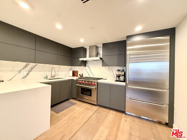 Foto del edificio - 1017 Croft Ave