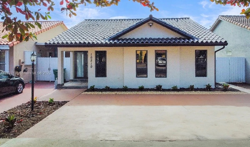 Photo - 10210 NW 125th St (Hialeah, FL)