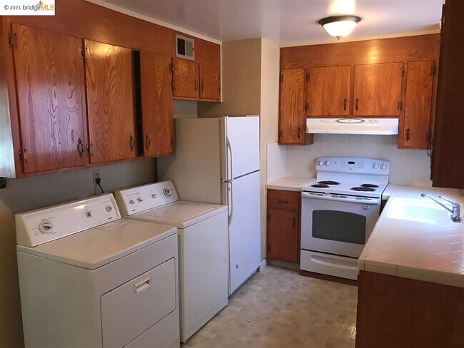 Building Photo - 1617 Cavallo Rd