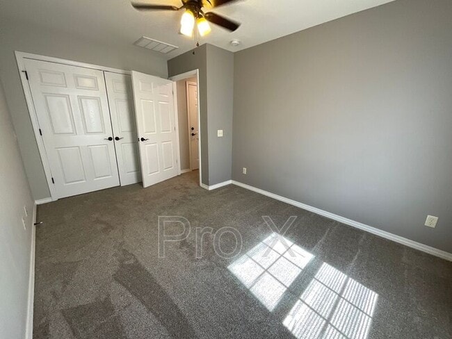 Foto del edificio - 618 Easton Dr