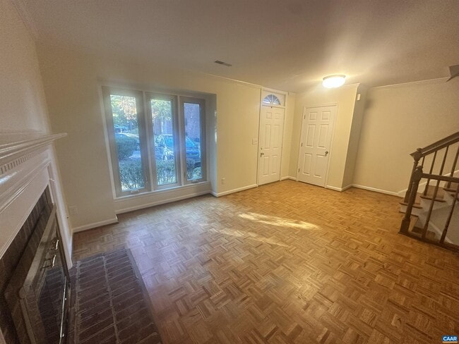 Building Photo - 933 Huntwood Ln