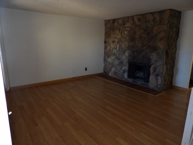 Building Photo - 226 W Rockrimmon Blvd
