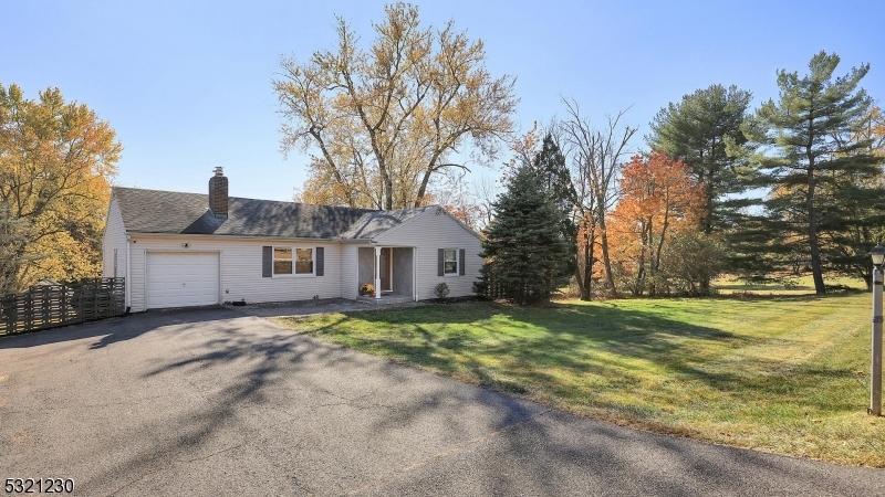 Primary Photo - 2186 Washington Valley Rd