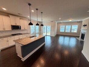 Building Photo - 178 Redcroft Dr