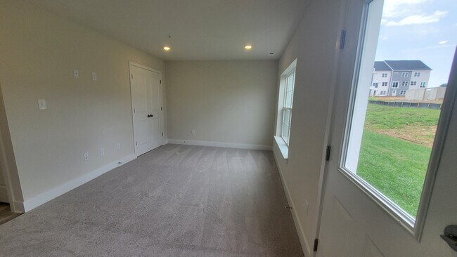 Building Photo - 1255 Greylock Ln