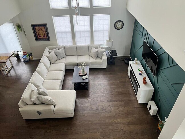Foto del edificio - 3915 Nannyberry Ct