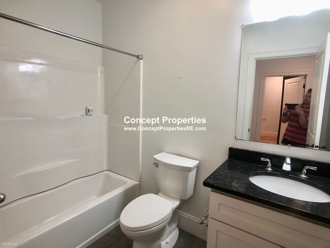 Building Photo - 3 br, 2 bath Apartment - 6 Westminster Ave