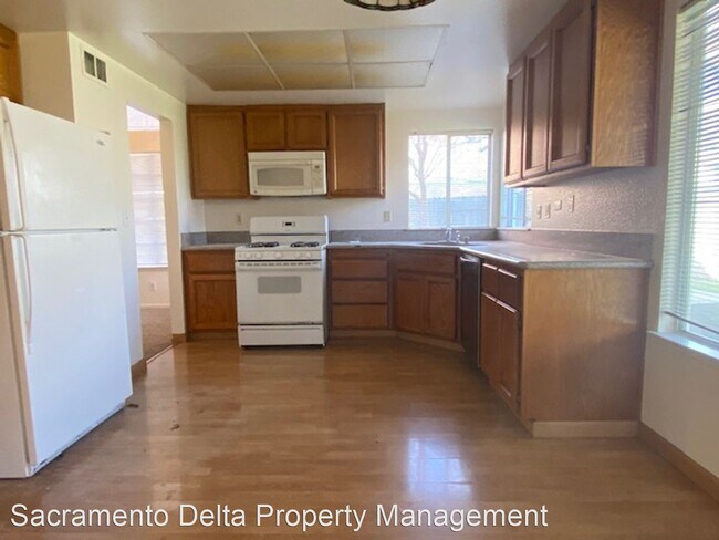 Building Photo - 3 br, 3 bath House - 3739 Douglas Fir Court