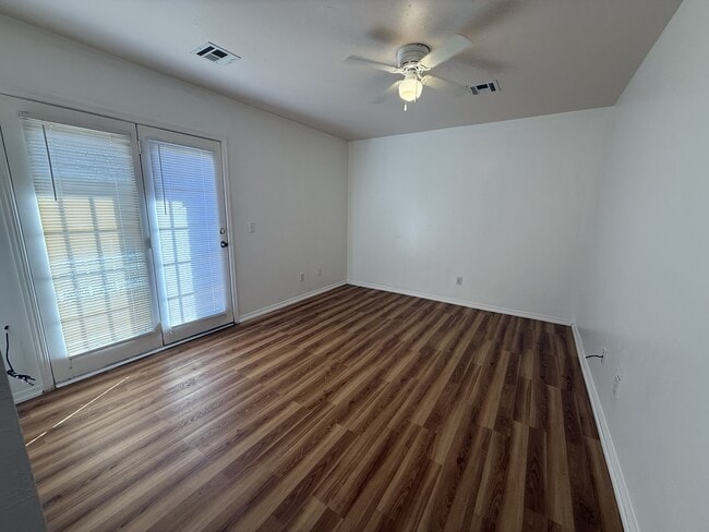 Foto del edificio - 2203 S Bluestone St