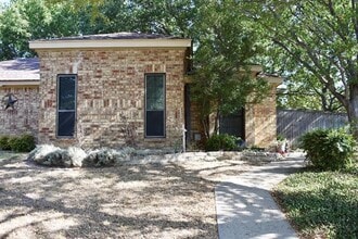 Building Photo - 10300 Little Valley Rd