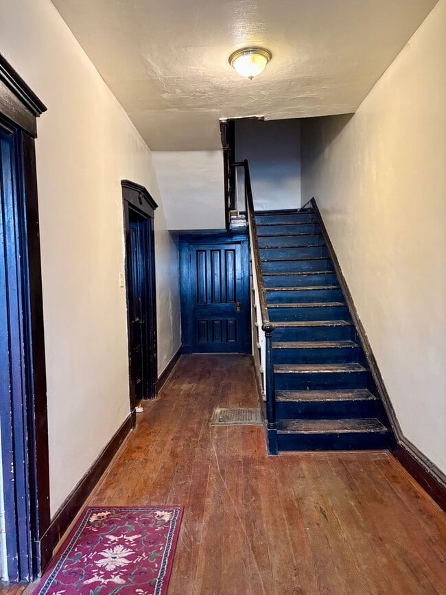 Building Photo - 28 S Church St