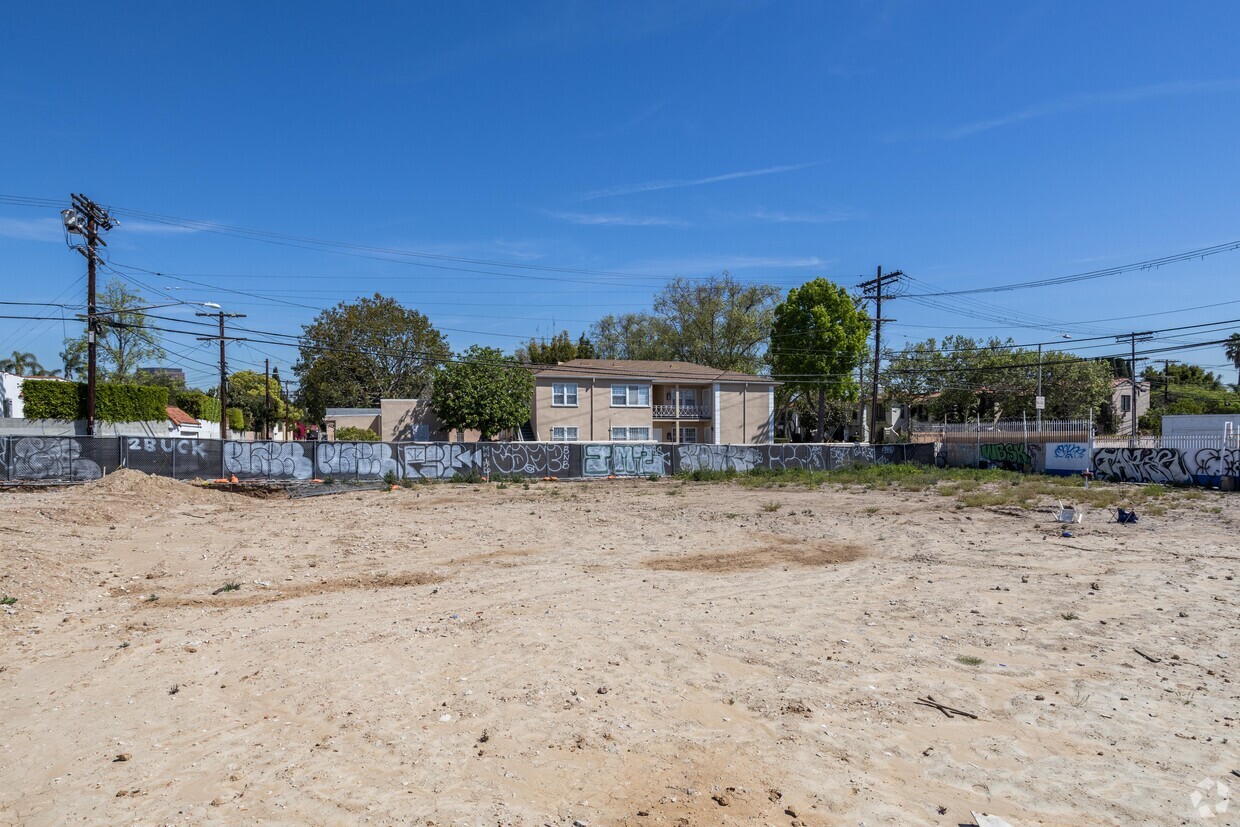 March 2022 - 6055 W Pico Blvd