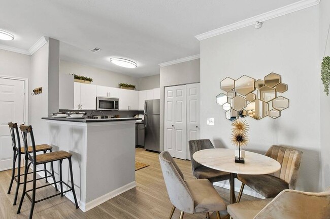 Building Photo - ReNew Jordan Creek