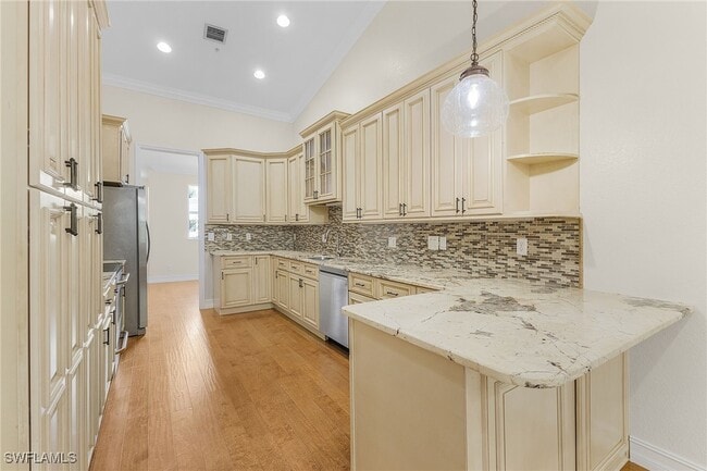 Building Photo - 1325 Mariposa Cir