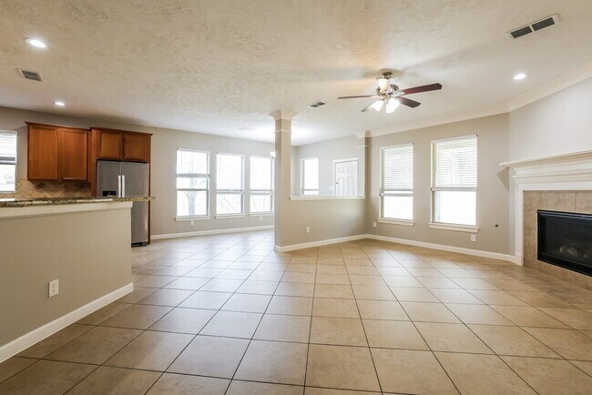 Foto del edificio - 7411 Quiet River Ln