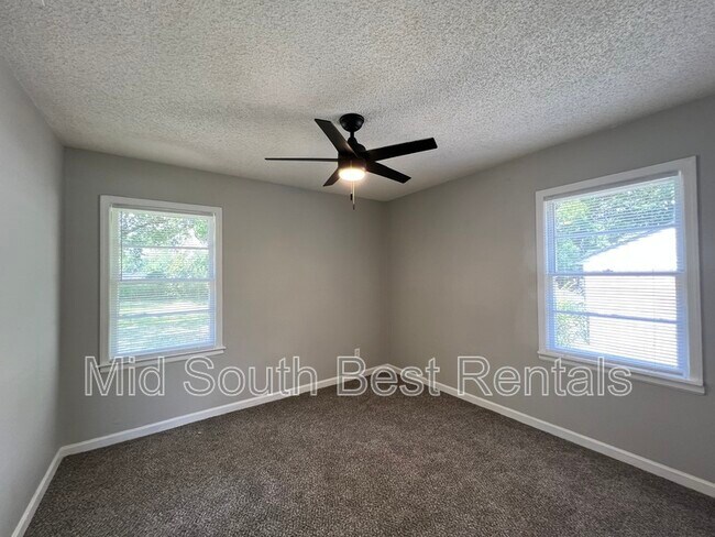 Foto del edificio - 4803 Hodge Rd