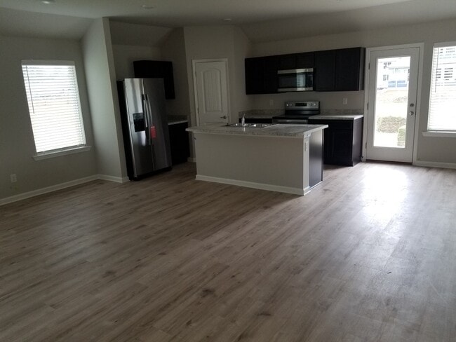 Building Photo - 18140 Fox Hollow Loop