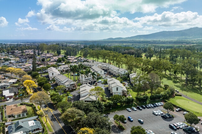 Neighborhoods in Miililani come with scenic views.